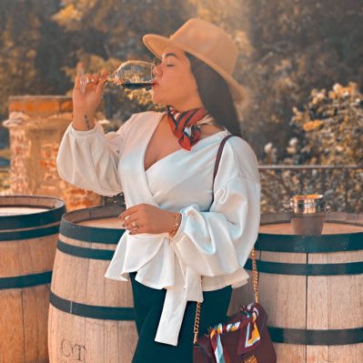 FranyeValenTA's tweet photo. Lo vecino #NuevaFotoDePerfil https://t.co/KnFxnvWa9z