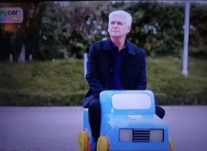 joke_blog's tweet photo. Philip Schofield pictured leaving ITV studios in his boyfriends car… https://t.co/5meGlDw7N2