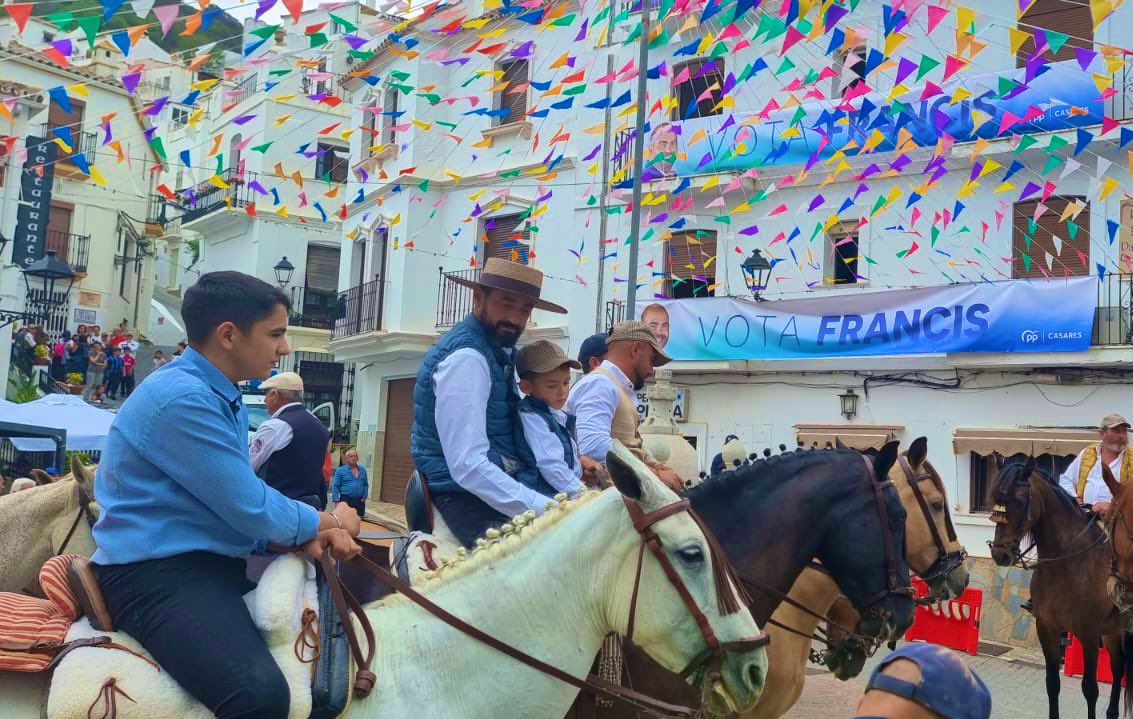 popularcasares's tweet photo. Arranca la #RomeríaCasares2023

¡ Viva Nuestra Señora la Virgen del Rosario !

#Casares #EntreTodos https://t.co/R5AAV0C1Wg