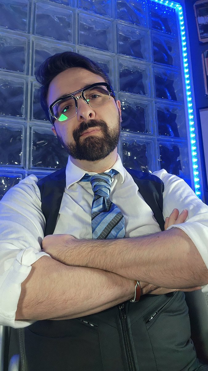 A guy just got diablerized in our apartment and that's the least of our worries right now.
We're back with part 2 of HOPE: DOWN &amp; OUTCAST at 4pm ET, twitch.tv/vancouverbynig… 
With <a href="/nuffofabby/">Abby➡️☁️🧵</a> <a href="/Papiwolves/">Jamar Sedai</a> @JustSMcLarty  <a href="/lictorxix/">Patrick Gill</a> &amp; <a href="/Vancitybynight/">Vancouver by Night</a> 

#vampirethemasquerade #ttrpg