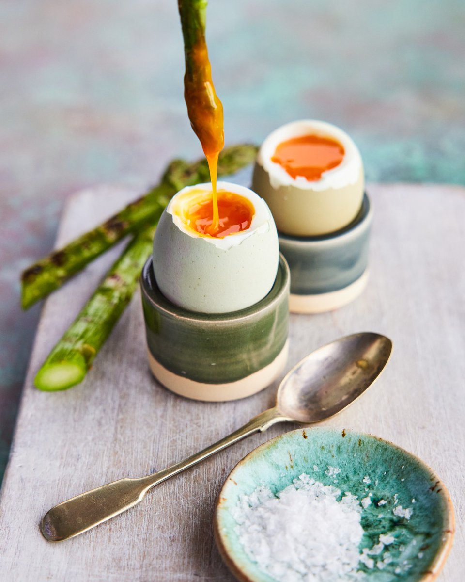 Treat yourself this weekend to a soft boiled golden @clarence_court egg and griddled British asparagus soldiers – a match made in flavour heaven. Credit to our friends @clarence_court and @davidloftus for the gorgeous shot.