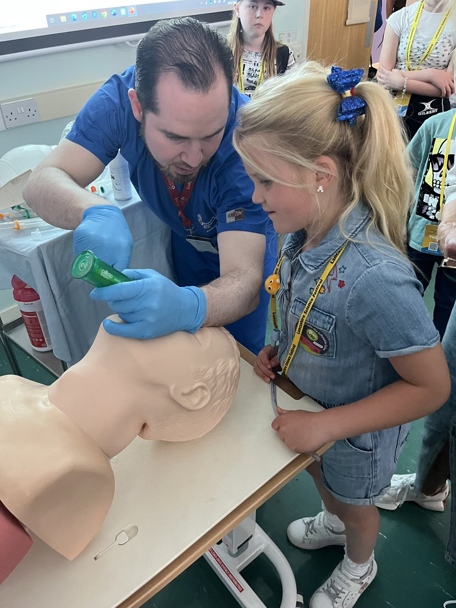 #LancsSciFest thank you for the most inspiring day 🤩🙌🥇I have a Dr in the making #inspiringthenextgeneration