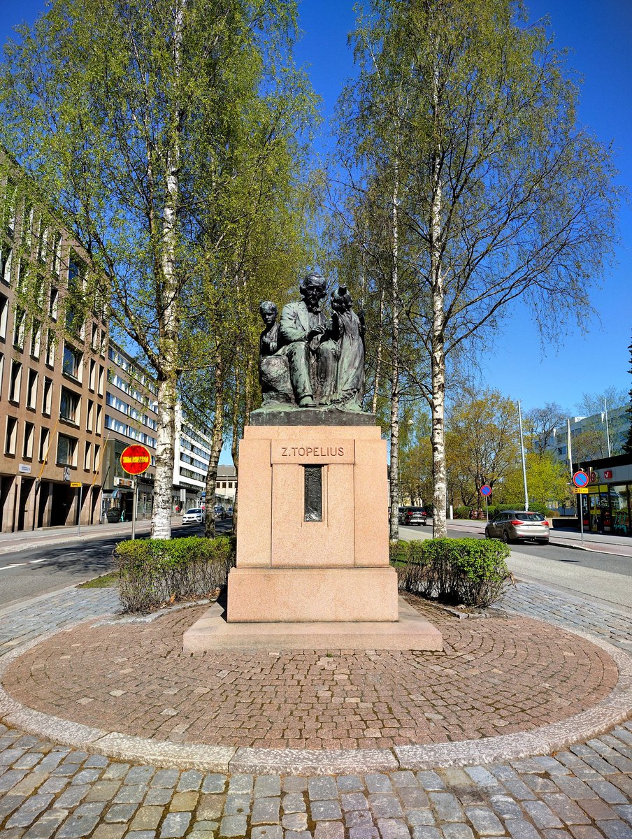 IlkkaAunu's tweet photo. Statue of Zacharias Topelius jr. at Vaasa.
7/11🧶#Vaasa #Suomi #Finland #topelius https://t.co/UmSQNQ5kAP