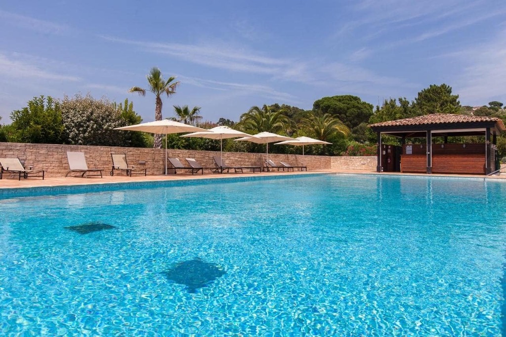 MaisonDesLices's tweet photo. Hot beautiful weather ☀️ in the south of France 🇫🇷 is nothing unusual and having a large swimming pool 🏊 offers our guests the perfect way to cool down 🍦 on a sunny day. https://t.co/OqOPJKmGfE

#swimmingpool #vacationrental #holidayrental #summer #heat #southoffrance https://t.co/vqsT8UnZ65