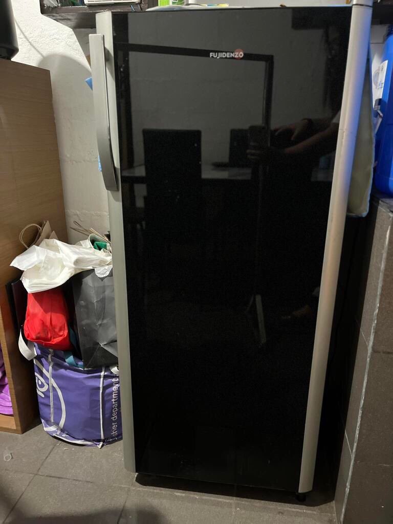 mydgp_7's tweet photo. At baka sakali po na may gusto po bumili ng mga secondhand furniture / items na nasa sunod na thread. feel free to message us po. Emergency lang po talaga. 😞

Maraming maraming Salamat po! 
May God bless you po. https://t.co/DDFWZGzEt6