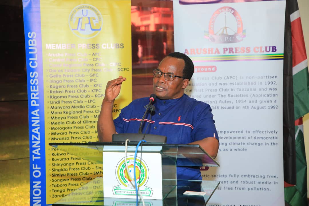 KCA_KENYA's tweet photo. Key points:
1. cross boarder benchmarking
2.Joint Advocacy for press freedoms
3.joint celebrations of important press celebrations 
4.cross boarder collaborations 
5. Common Media curriculum across East Africa
6. Media struggles in East Africa.
@AMWIK 
@KenyaEditors https://t.co/gCzbmXOw0Q