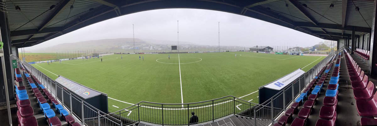 MariusHelgaa's tweet photo. Ble et par minutter for sen, men nå er jeg på plass og klar for kampen @ArgjaBoltfelag 2 - @KI_Klaksvik 3.
#fotball #groundhopping #2deild #færøyene https://t.co/eH9rdDxh2h