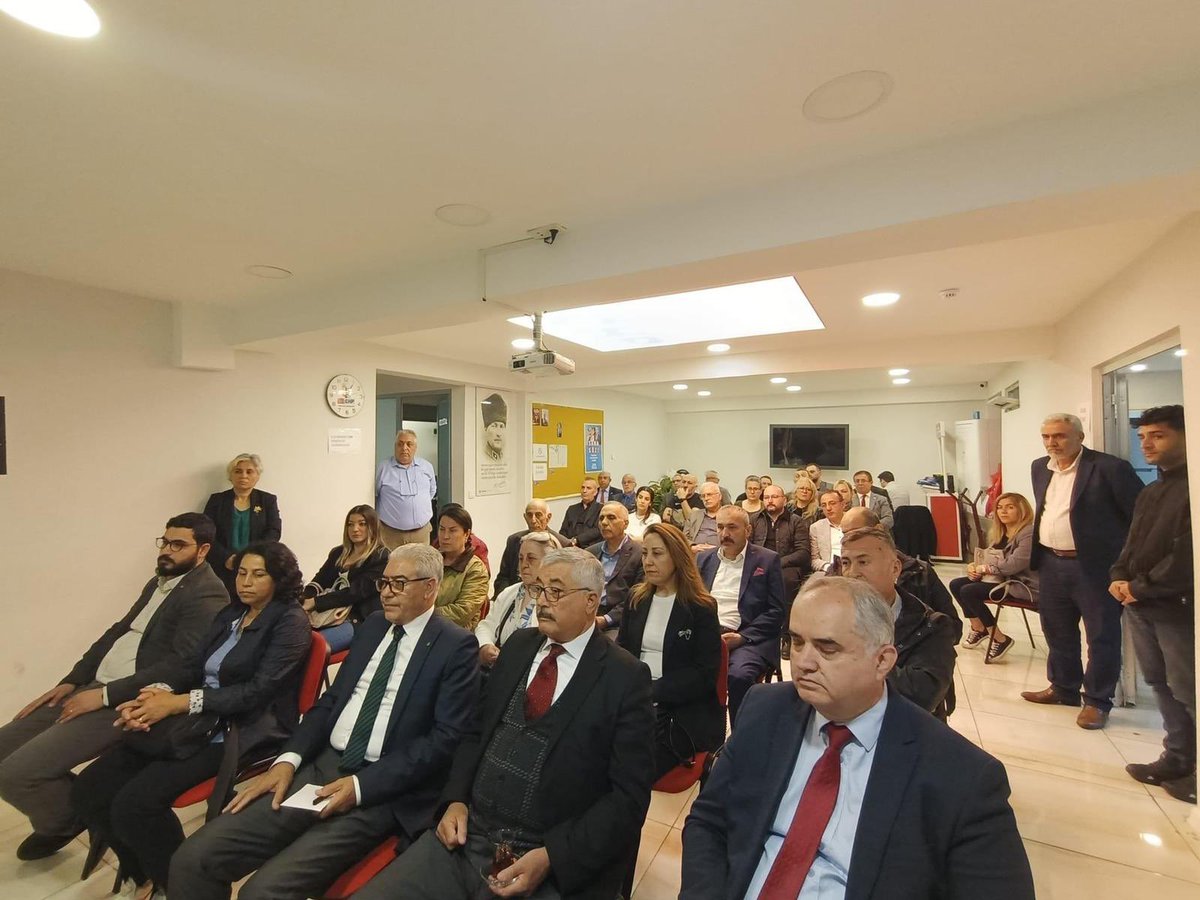 Siyasi İşler ve Seçim Propagandasından sorumlu Genel Başkan Başdanışmanı Mehmet Ali Yüksel, Esenler İlçe Başkanı Kemal Şahin ve örgütümüz ile birlikte seçim çalışmalarına yönelik verimli bir toplantı gerçekleştirdik. 
Çok çalışacağız, mutlaka ama mutlaka kazanacağız.