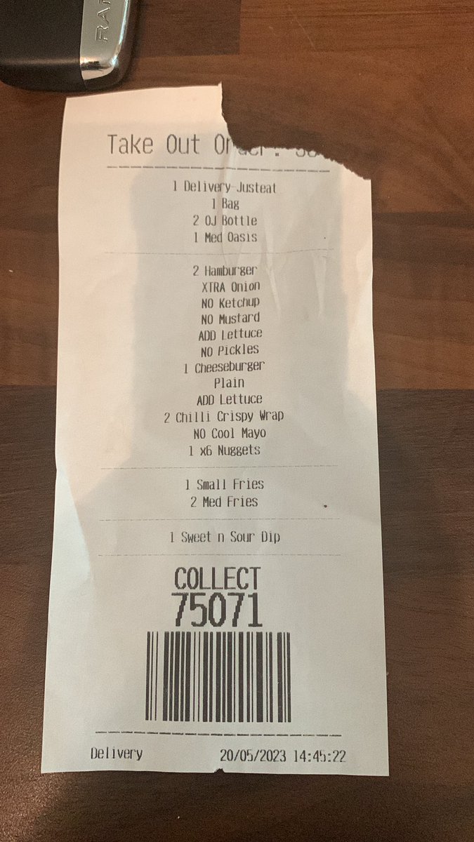 MacleodKelly's tweet photo. @McDonalds 
Once again you cannot get the order correct. missing in order was chicken nugget meal &amp; small fries.  What the hell? Why can’t your staff get it right?  Ordered from McDonald’s in silverburn. you want your order correct, don’t order from them. I await your response! https://t.co/b6dwTBsJrf
