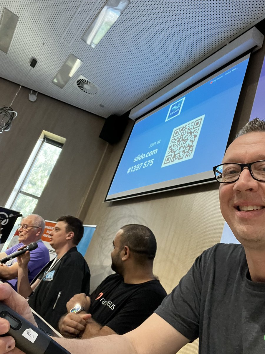Ever wondered what it’s like behind the scenes when your live on a #cloudnative #observability panel at <a href="/KCDCzechSlovak/">KCD Czech & Slovak</a> ? Here you go, me and my pals talking about <a href="/chronosphereio/">Chronosphere</a> and other #o11y topics as questions fired from the crowd!