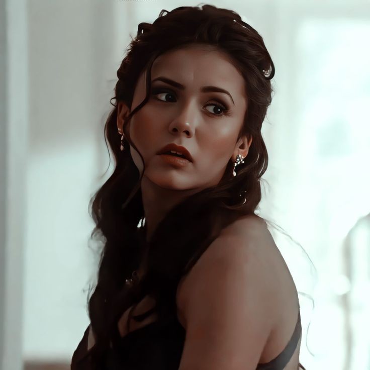 Elena Gilbert fake on Twitter "/ I really want to do a SL where