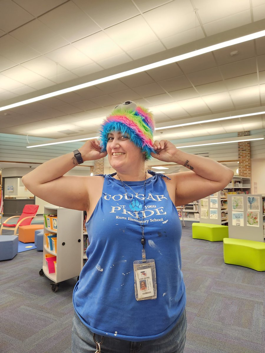 Librarian Kim tweet media