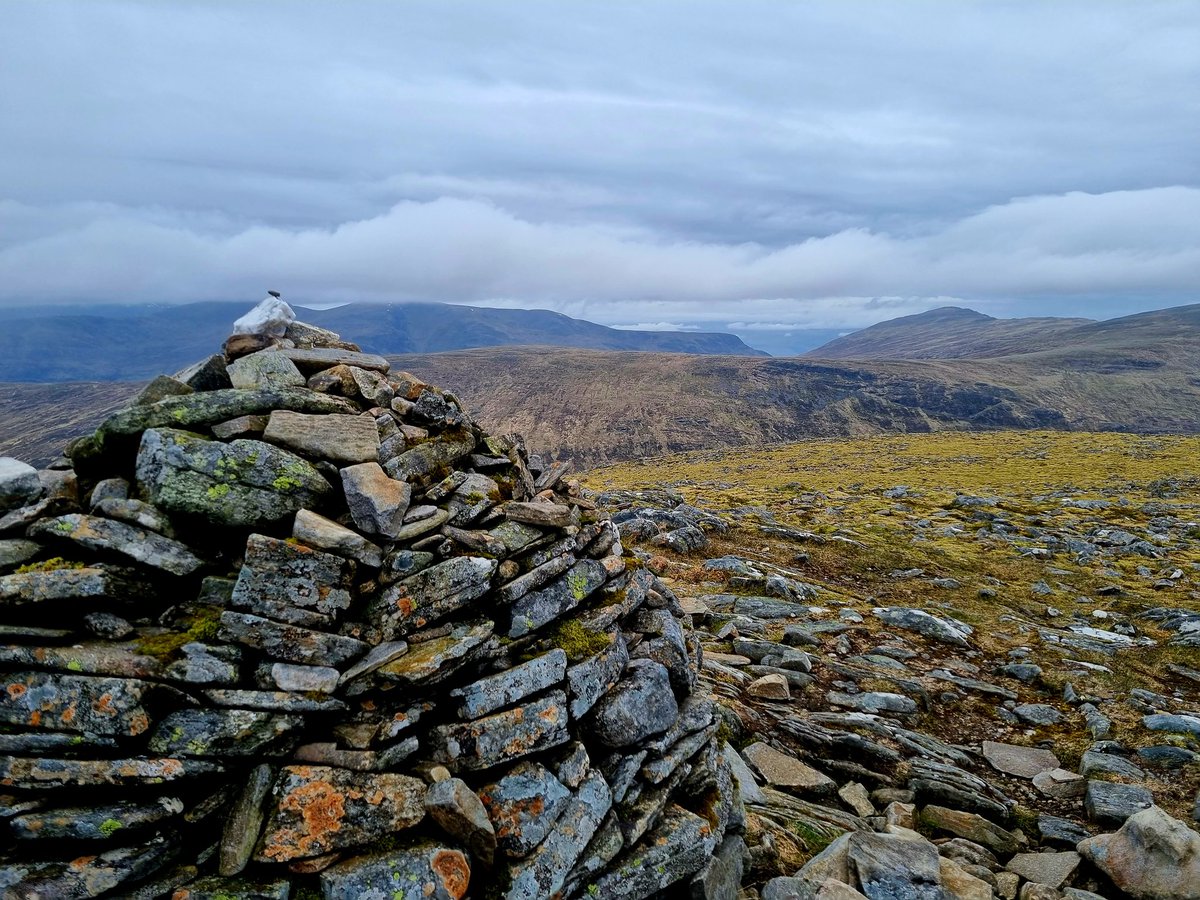 Finally got Becca up another Munro 😍 Minimal moaning despite a broken rib 😲

Beinn Na Lap from Corrour Station 🏔

Training for #4in24 in aid of @MNDoddie5 well underway!

Time for a well earned drink & dinner @CorrourStation! 🍻

#TacklingMND @walkhighlands @VisitScotland