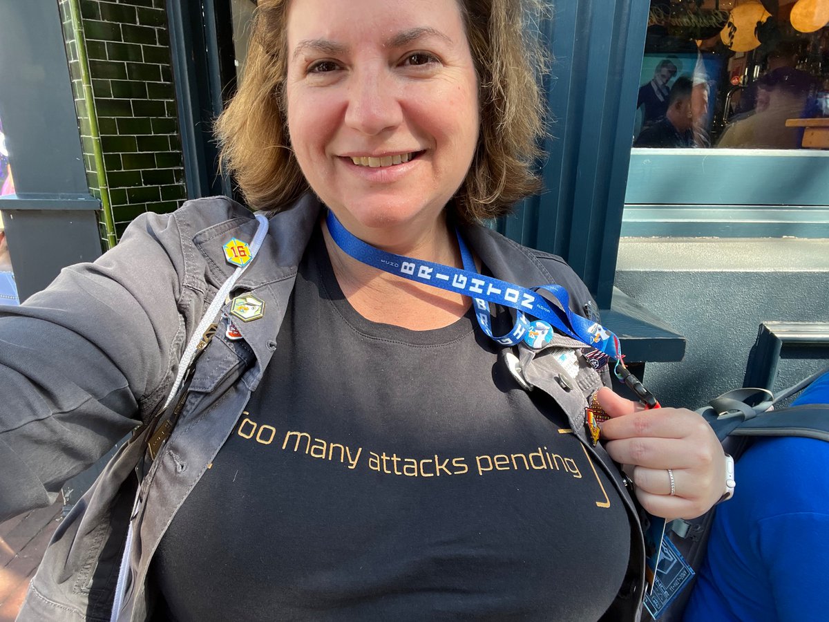 not_nia_labs's tweet image. As always, my #Ingress #XManomaly shirt is on point, but it’s not stopping us from having a good time.