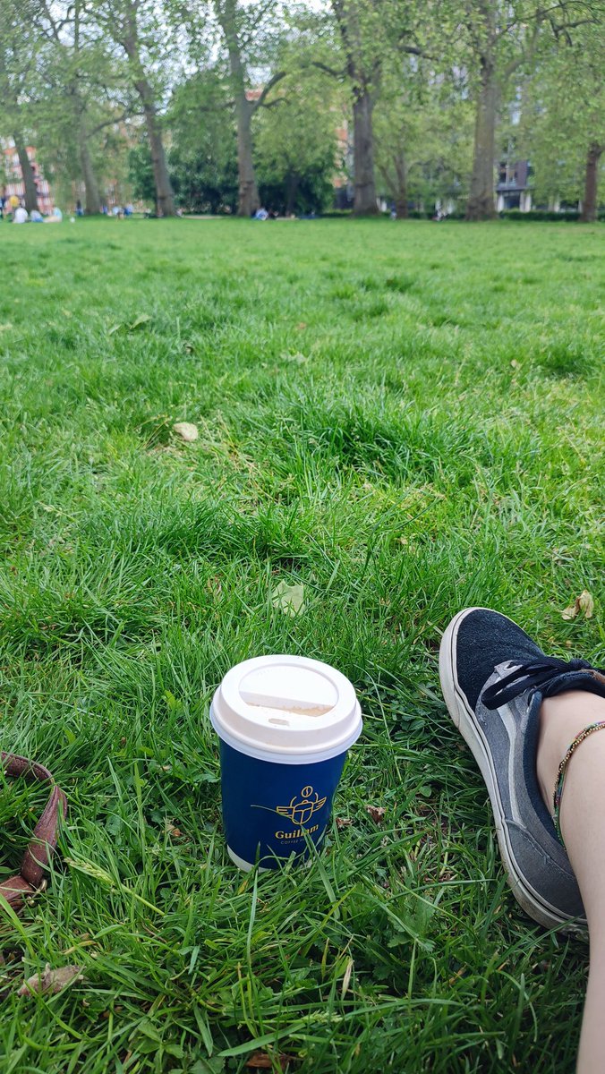 Gr4ce4nne's tweet photo. When you know how to play tourist, and walk/chat your way round London, but also know how to chill in a Hyde Park before @KipMooreMusic wins at #HighwaysFest https://t.co/QgY7Uqqey9