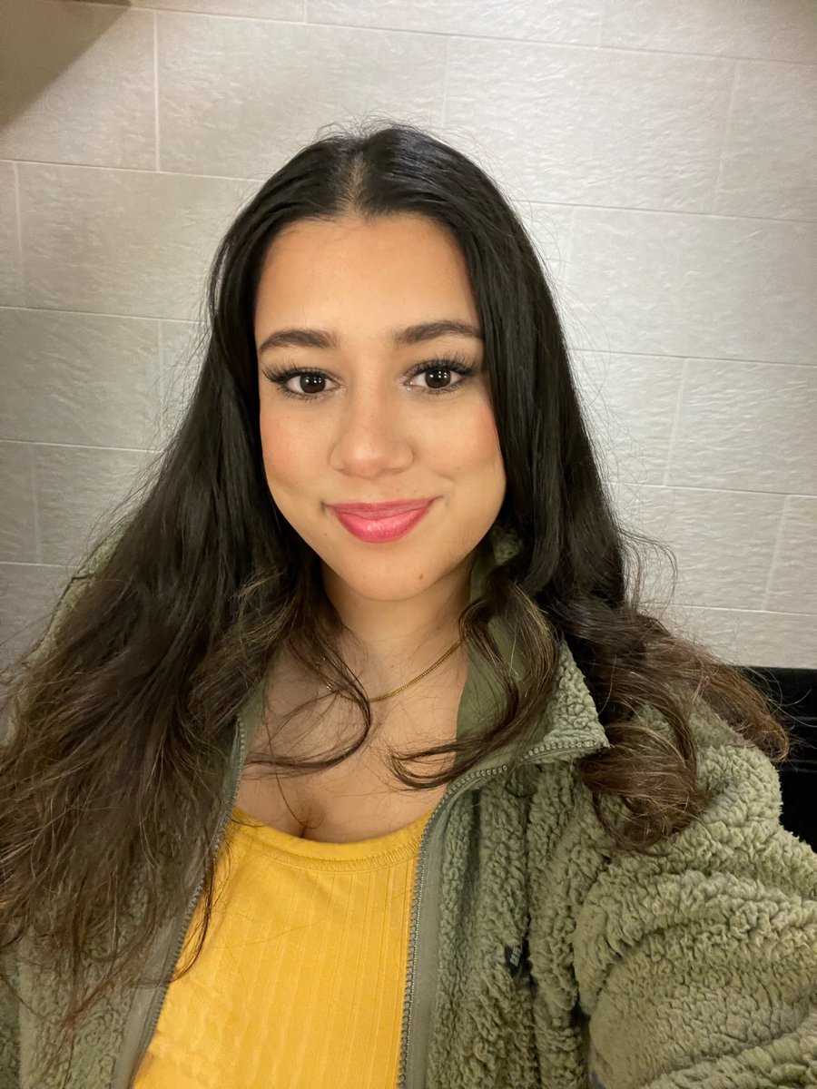 donutholezzz's tweet image. Idc if you’re tired of seeing my face because it’s gameeeee dayyyyyyy 💜💛👾⭐️🍇🧀