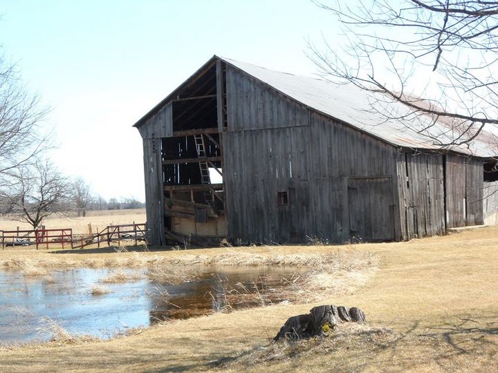 Cdntrader1's tweet photo. Art of the Day: "barn". View at: https://t.co/nyFqNvUzcs https://t.co/qnrcXZg9Yo