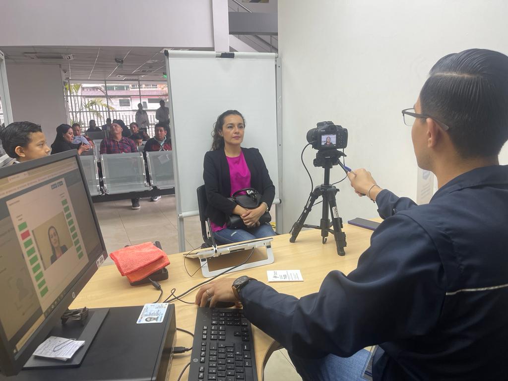 RCivil_Zona7's tweet photo. ZAMORA | Trabajando siempre en el bienestar de la ciudadanía, @RegistroCivilec adelantó los turnos para que los usuarios reciba el servicio de pasaporte, este sábado 20 de mayo de 2023, a escala nacional.

🕞 Atenderemos de 08:00 a 13:00

✅¡Te esperamos! https://t.co/uM5v1ruvNL