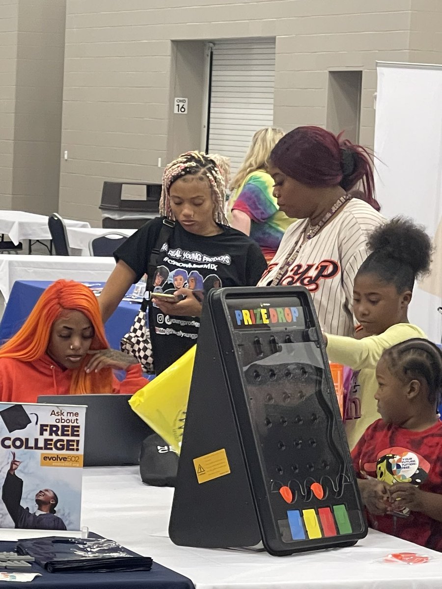 Mary Louise Pozaric tweet media