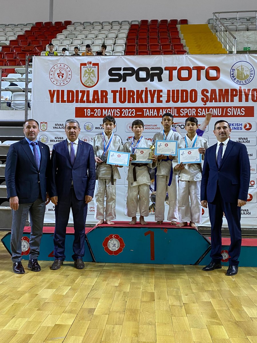 Muhteşemsiniz gençler 😎

Judo Yıldızlar Türkiye Şampiyonası’nda sporcularımız elde ettikleri derecelerle milli takıma katılmaya hak kazandı. 

Hem ülkemizi hem de belediyemizi başarıyla temsil eden sporcu kardeşlerimi yürekten kutluyorum. Her zaman yanınızdayız gençler 👏

GURUR…