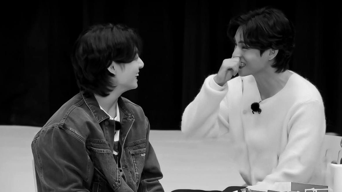 yetata50's tweet photo. @Starreylodefen1 WE LOVE YOU TAEHYUNG
WE LOVE YOU JUNGKOOK
ALWAYS WITH YOU
#StandWithTaekook https://t.co/asyVVvQ6LS