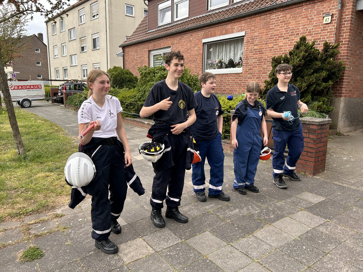 JBW_Ieper's tweet photo. Voorlaatste dag in Lehrte.  We speelden een stadsspel met leuke activiteiten. https://t.co/kMsPo0s4dT