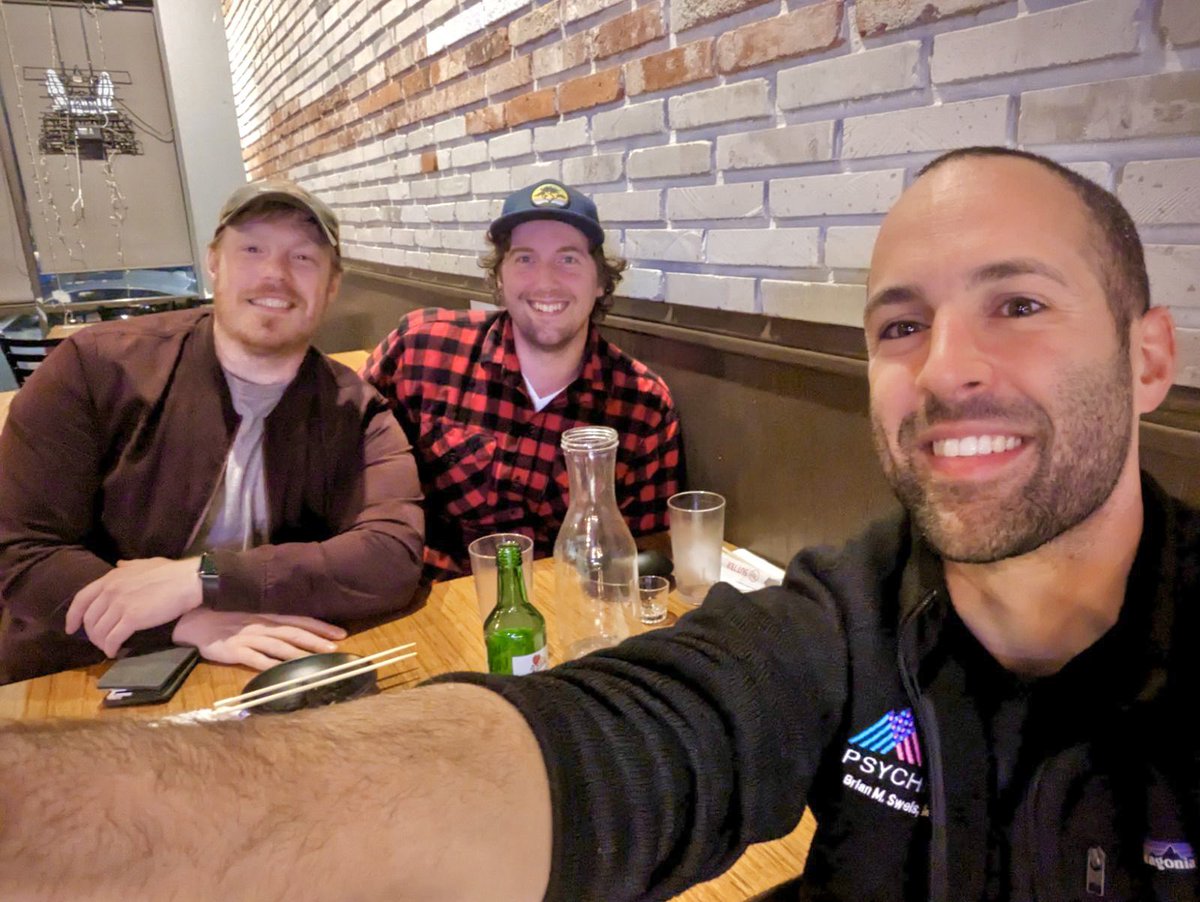 Former @adredish lab reunion! Such a great time catching up with old @UMNeurosci friends @BrendanHasz and Patrick Crowe in San Francisco before the @APApsychiatric meeting! 🧠🐀 #APAAM23 #ResearchColloquium @psychiatryNYC @NYSPsychiatric @MountSinaiPsych @SinaiBrain