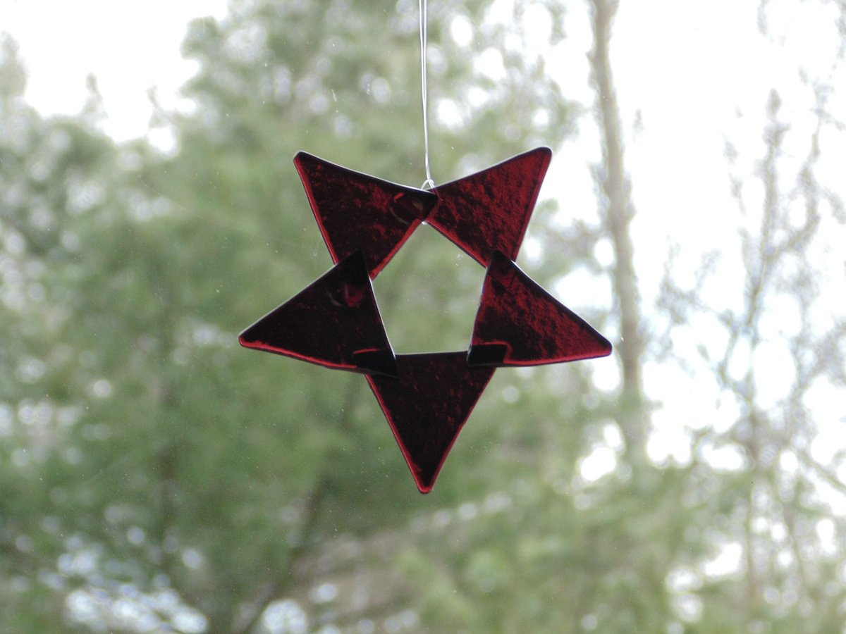 stndglass's tweet image. Fused glass star Christmas suncatcher ornament, violet purple tuppu.net/c1a8e320 #suncatcher #DesignsStainedGlass #Etsy #WindowStar