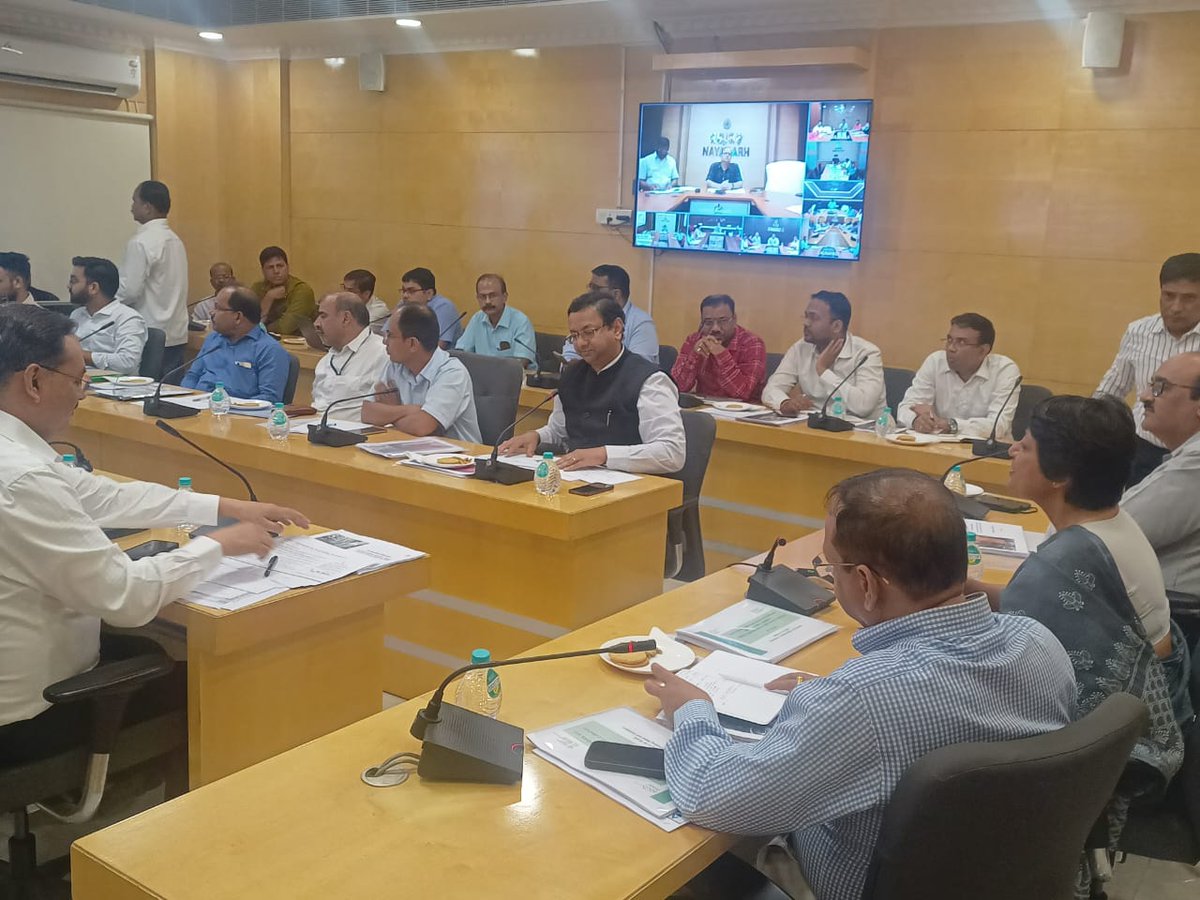 EastKhasi's tweet photo. swachhbharat: RT @jaljeevan_: Smt. @mahajan_vini, Secy, DDWS &amp; Sh. @PradeepJenaIAS,CS, Govt. of Odisha co-chaired a meeting to review the progress of #JJM &amp; #SBMG at Bhubaneswar #Odisha. 

AS&amp;MD-NJJM, Sh. @iamvikassheel; JS&amp;MD, SBM(G) Sh. @Jitendrasrivas… https://t.co/qHZfdNs6uN