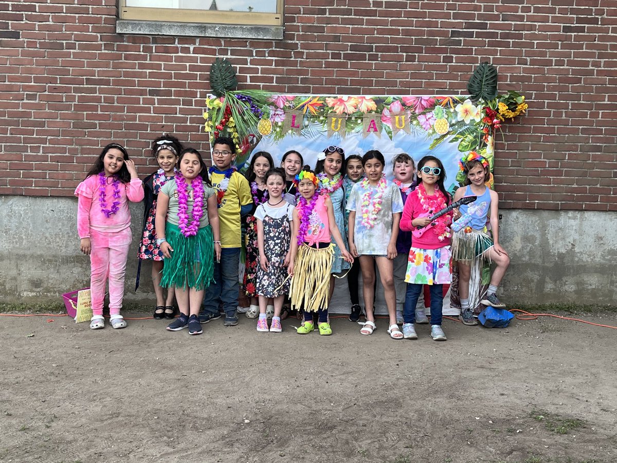 Class photos for grades 2-5 from the Luau last night! #BeALearningChampionHere@NorwoodSchools
