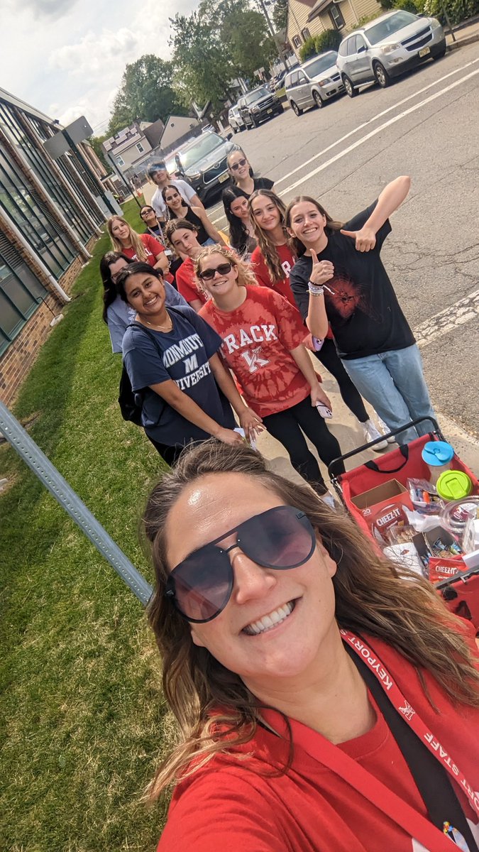 Ms_Wallin's tweet photo. Key Club packed a wagon full of thank you cards and treats and went on a Kindness Walk yesterday to express our appreciation to the district's custodians, crossing guards, and cafeteria staff. Thank you for all you do for us! https://t.co/H3uHa6dtNL