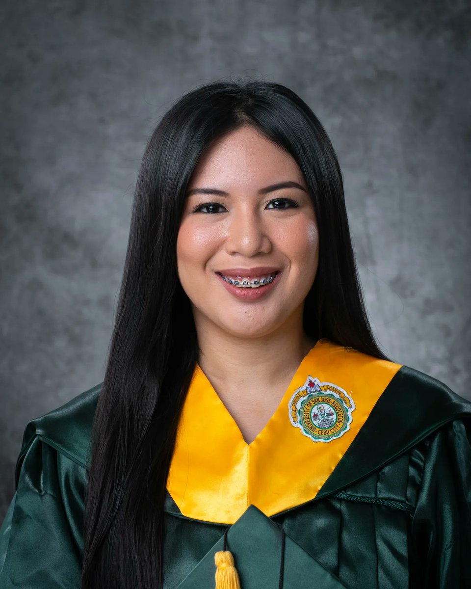 nothingsclara's tweet photo. Welcome to the real world - where everything taught in classrooms is far more complex when dealt. Today will be a significant day to me as I enter a new chapter of my life. ✨

#OfficiallyGraduated https://t.co/FMMlJQgmD6