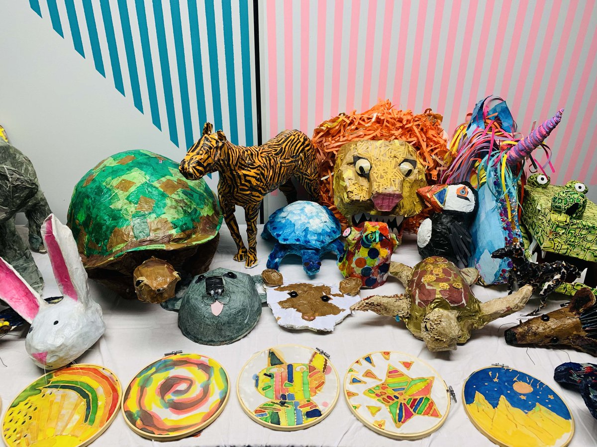 ArcadeaArts's tweet photo. At @TheLateShows  tonight we'll be raising funds for new studio furniture, will you be  able to resist walking away with one of our gorgeous artworks?! https://t.co/YwckSqknht