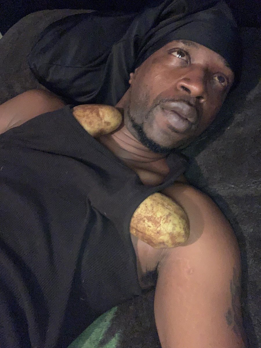 Zeecash001's tweet photo. When girls sleep at night, they just don’t care😭😂 https://t.co/J2UGoTpqqI