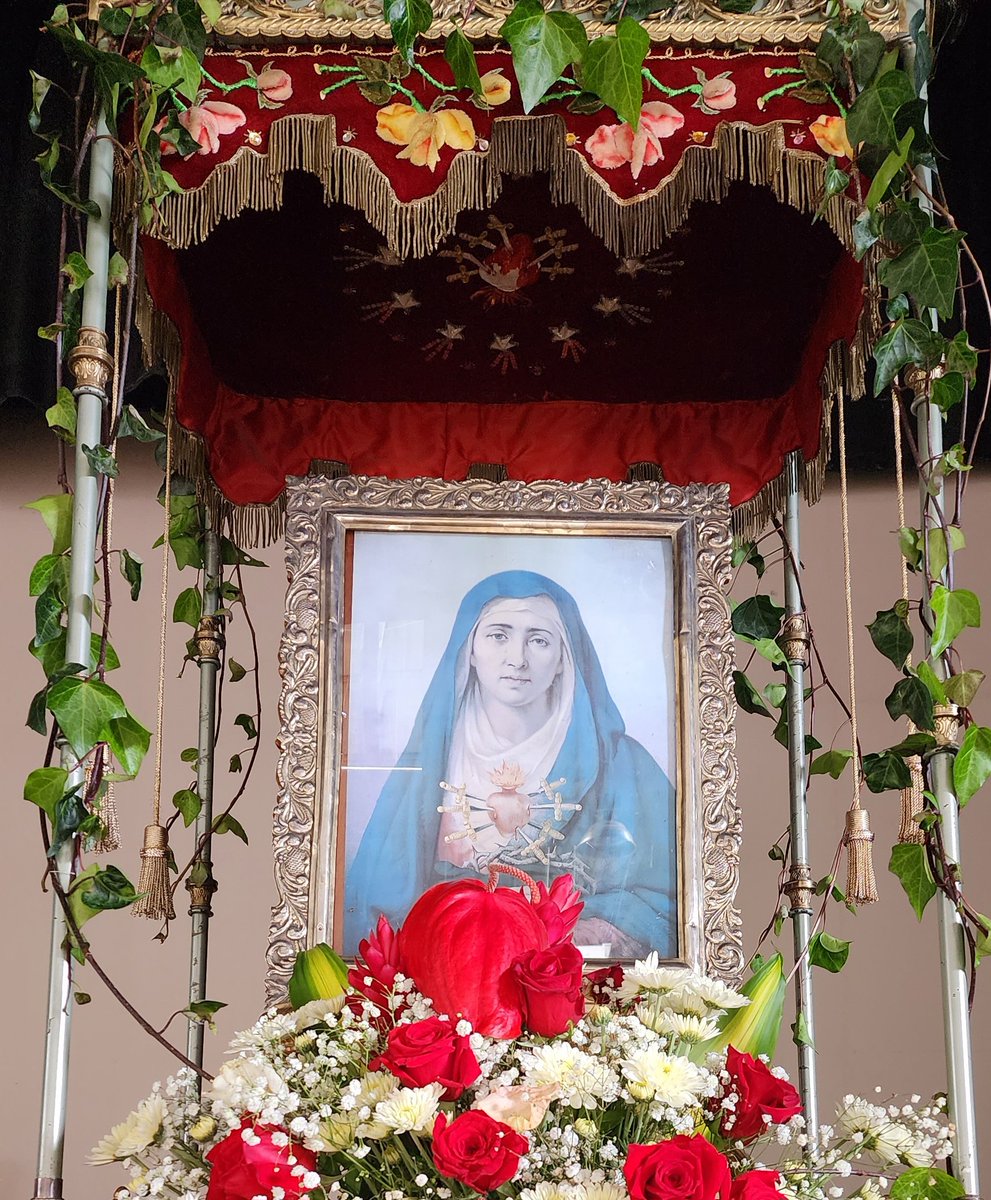 UEPBorja's tweet photo. 𝟮𝟬 𝗱𝗲 𝗺𝗲𝘀/ Día de Nuestra Madre Dolorosa.🙏

🤲Que nuestra Madre Dolorosa marque nuestras almas con el imborrable sello de su amor

¡AMÉN!🙏🏻📿

 #UEBorja #JesuitasEcuador #SomosRUEI #SomosFLACSI https://t.co/dCLJ2kVm3o