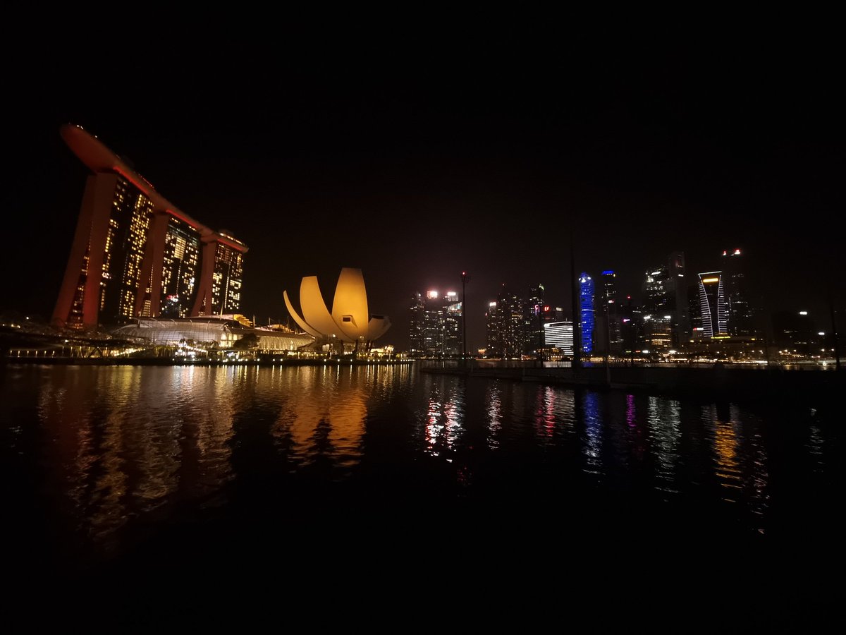 The Singapore skyline. Beautiful as always!