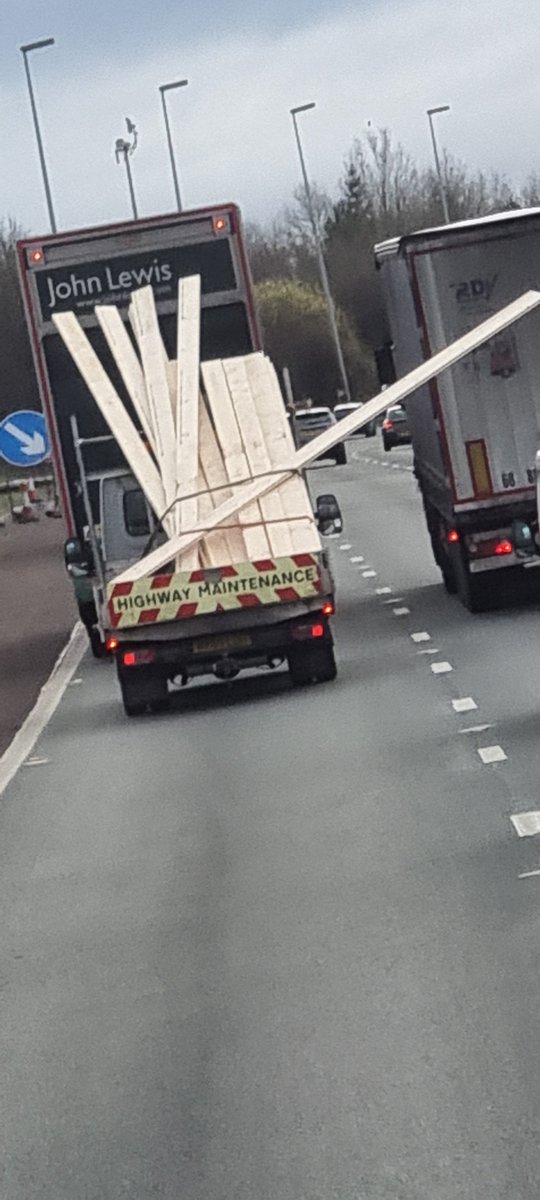 MarkMeredith08's tweet photo. Slowly turning into an cargo plane. https://t.co/bgCTRqB2XR