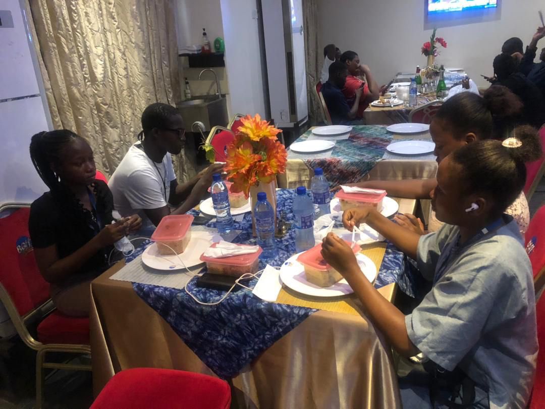 Aderealnigeria's tweet photo. Such a delightful moment with some of the students in our community at BABCOCK University.
Join our community of gadget lovers on https://t.co/mQT0HnB2m5
You’ll get access to unbeatable discounts and learn more about our circularity mission.
#UpgradeYourTech #RealestSquad https://t.co/MdYs6fGYTM