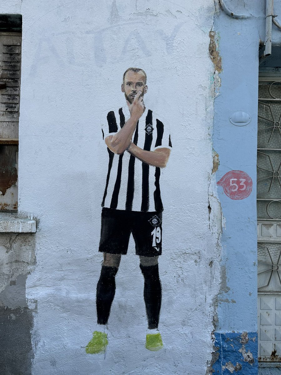 Marco Paixao 🎨
📍Darağaç, Alsancak