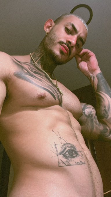 Good morning🥵⬇️  https://t.co/Wy9fRe6Ox2 https://t.co/n02iT73L6q