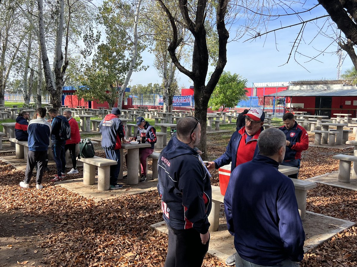 OyPSL's tweet photo. Previa con @OyPSL en el camping de C. Deportiva de San Lorenzo. 
#PrimeroSanLorenzoSiempre https://t.co/jVtAymAPHf