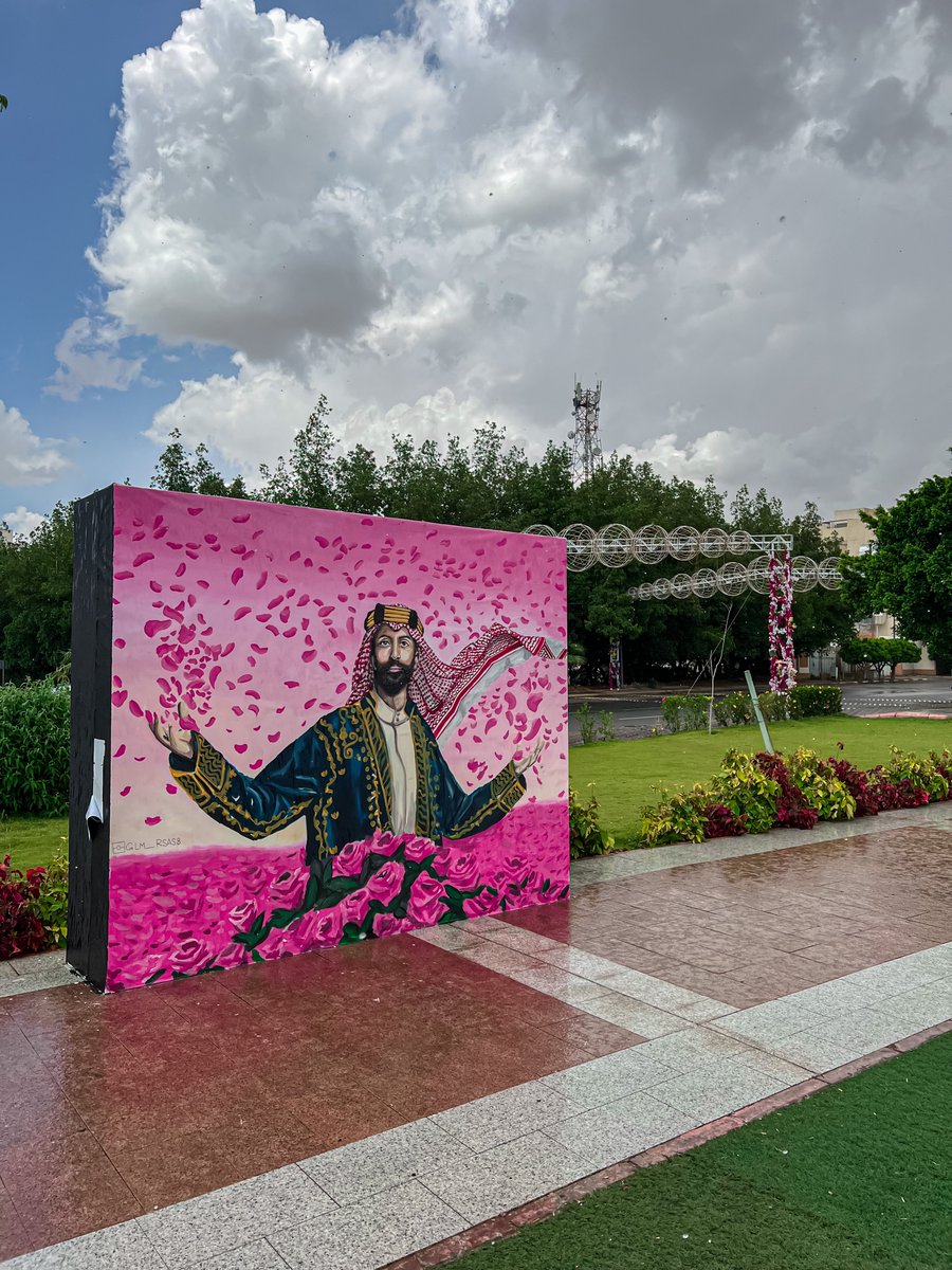 az_____z's tweet image. ياجاني الوَرد من الطائف وبكفُوف الصَّبايا ..