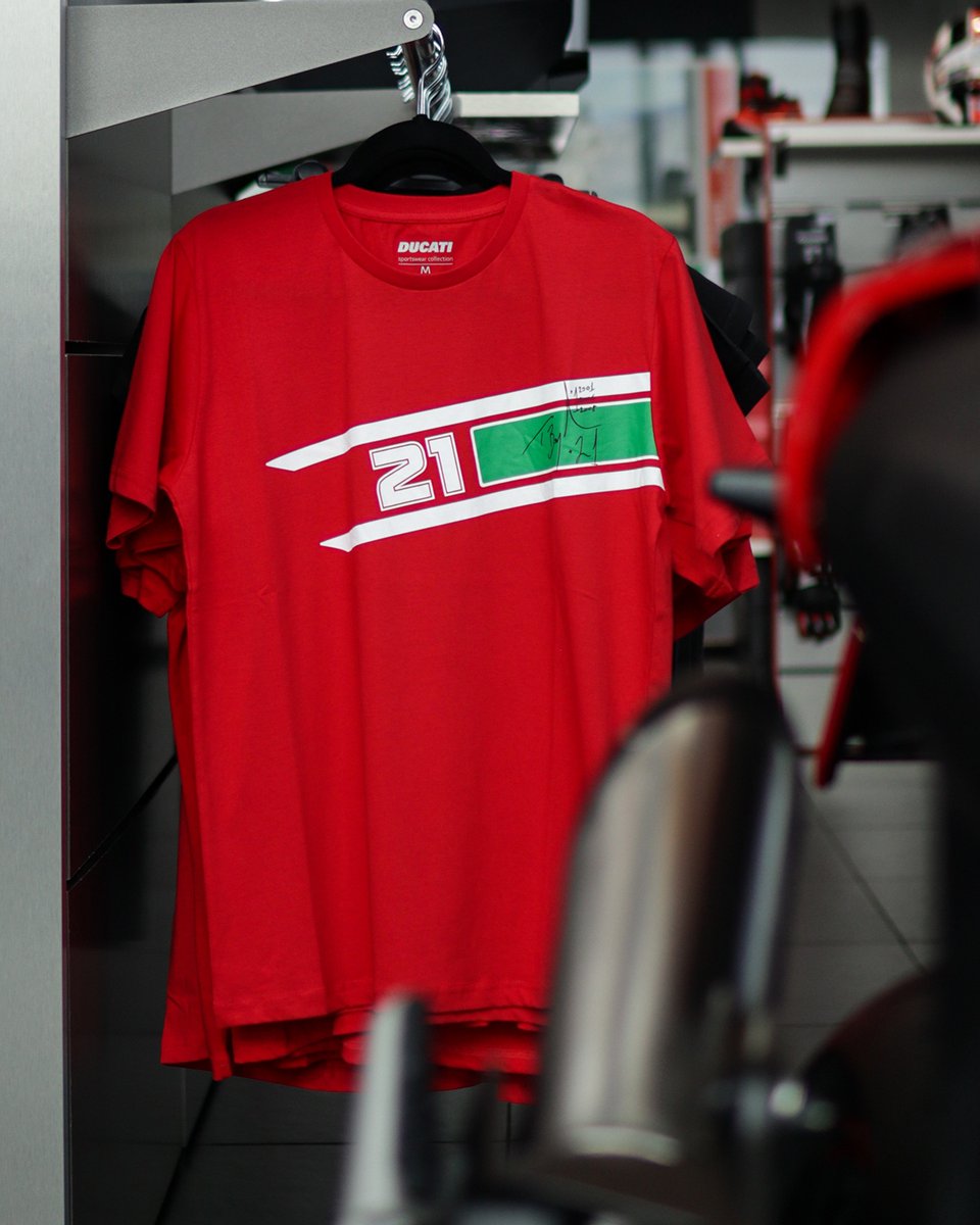 DucatiCleveland's tweet image. Speed meets style! Our Ducati apparel is your perfect companion on the road. Be bold, be Ducati. #RahalDucatiCleveland #DucatiStyle
⁠
📞 (216) 424-7646⁠
📧 Sales@DucatiCleveland.com⁠
⁠📍14070 Brookpark Rd, Cleveland, OH 44135