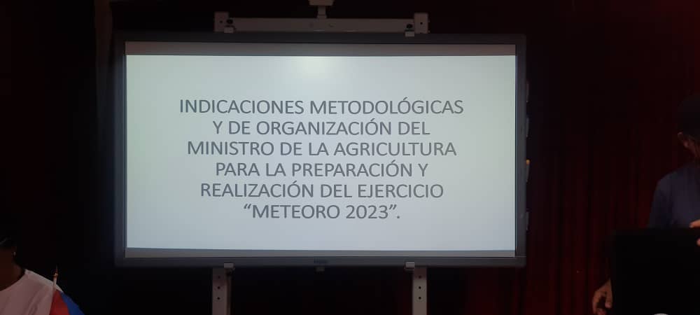 gensporcuba's tweet photo. Inicia ejercicio #Meteoro2023 en #GENSPOR.
El Esp de Defensa, Seguridad y Protección Ricardo Arias dirige la preparación para reducir riesgos de desastres ante ciclones y otros peligros naturales,tecnológicos y sanitarios .
"En prever està todo el arte de salvar".
#GensporPorCuba https://t.co/q5tJEKaIxf
