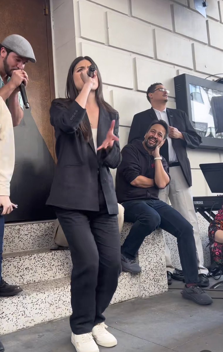 i am lin manuel miranda admiring phillipa soo