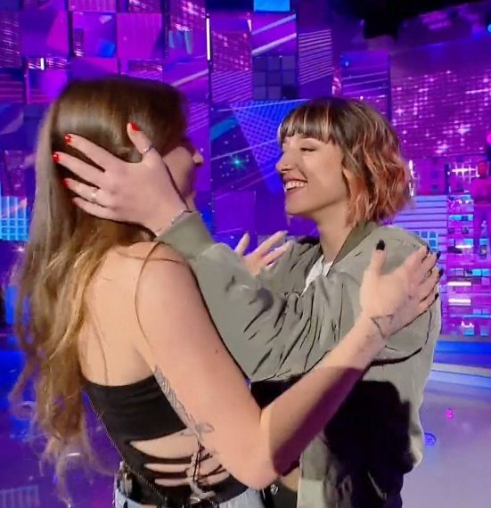 heythereelena's tweet photo. LA REUNION CHE ASPETTAVAMO TUTTI ❤️‍🩹

#amici22 #verissimo https://t.co/UikPrWzaWV
