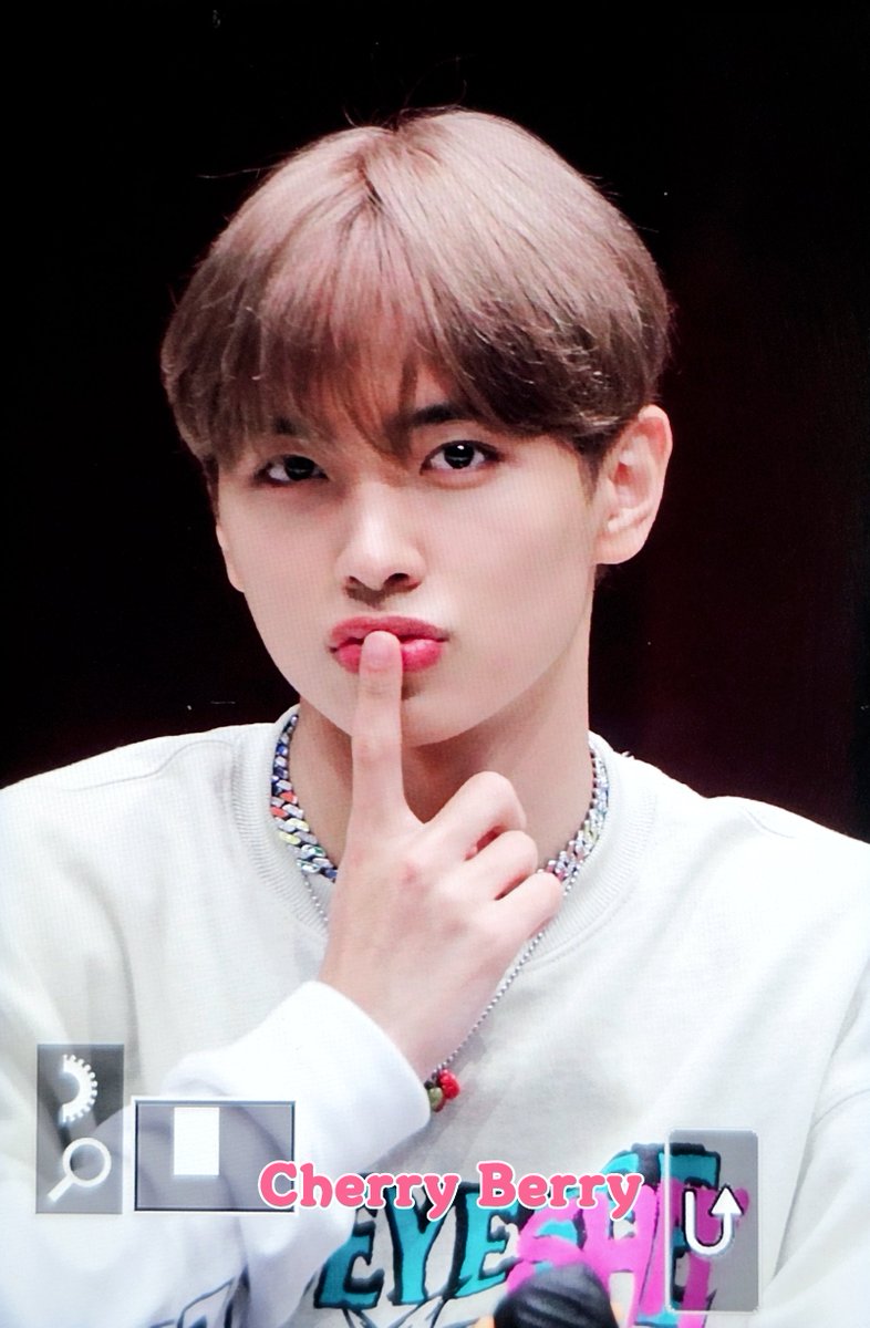 cherryberry_rjm's tweet photo. 230520 어제 체리 🍒 #류준민 #RyuJunmin #ジュンミン #ATBO https://t.co/hBKdbVbK0x