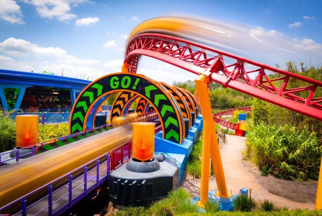 DisLandviewfndr's tweet photo. Slinky Dog dashing into Saturday.
.
.
.
#slinkydogdash #Rollercoaster #disneyshollywoodstudios #toystory #toystoryland #disneyworld #waltdisneyworld #disneyparks #disneyside #disneygram #disneygrammers #disneyphotography #disneyphotopros #disneyaddict #d… https://t.co/PBML0FGkA3 https://t.co/RNKbFzbouS