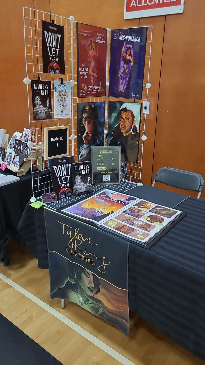 vanillainsults's tweet photo. Look at my cute little table at VanCAF guys!!! https://t.co/kUdbJ19vjG