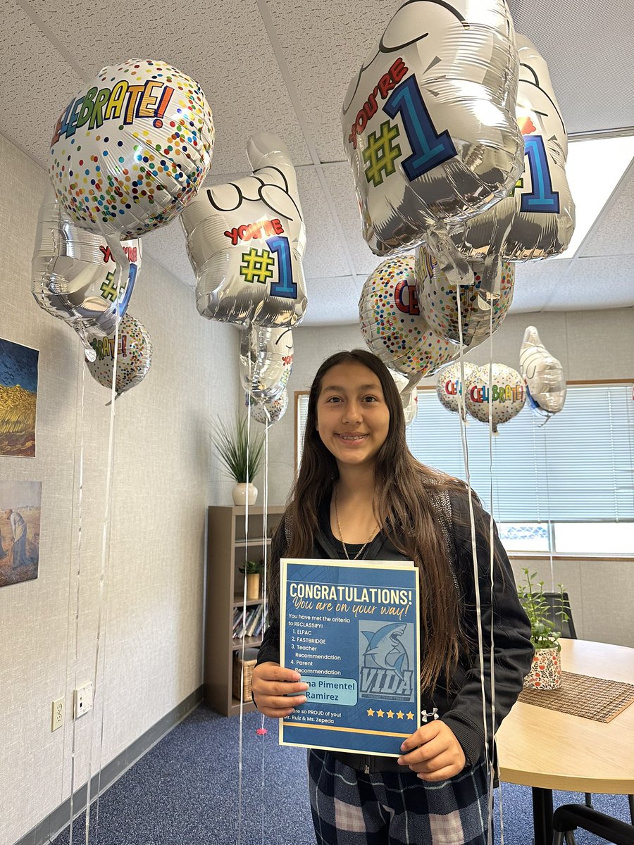 When you are PROUD students… how can you NOT buy balloons!! 
🦈🤩 They passed a very important test! 
@drchagala @kurdy_turner 
#WeAreVIDA  
#VIDAsharks
#ELPAC